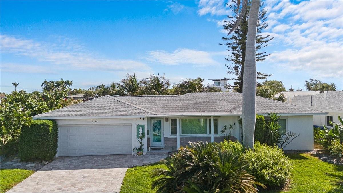 Property Photo: 2540 S Shore Drive SE FL 33705