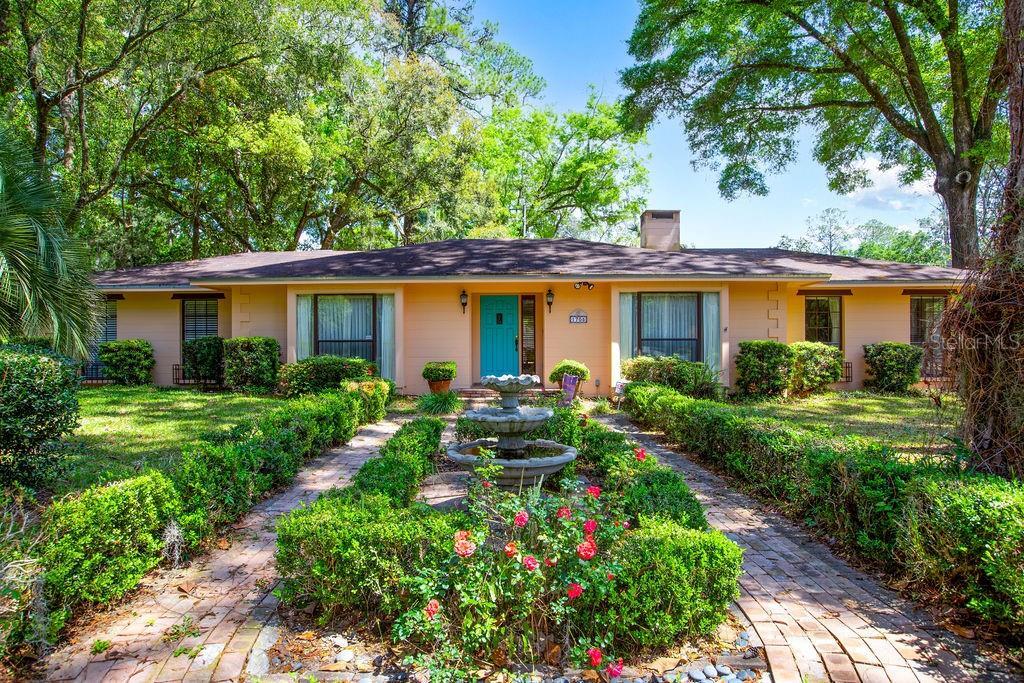 Property Photo: 1705 NW 22nd Drive FL 32605