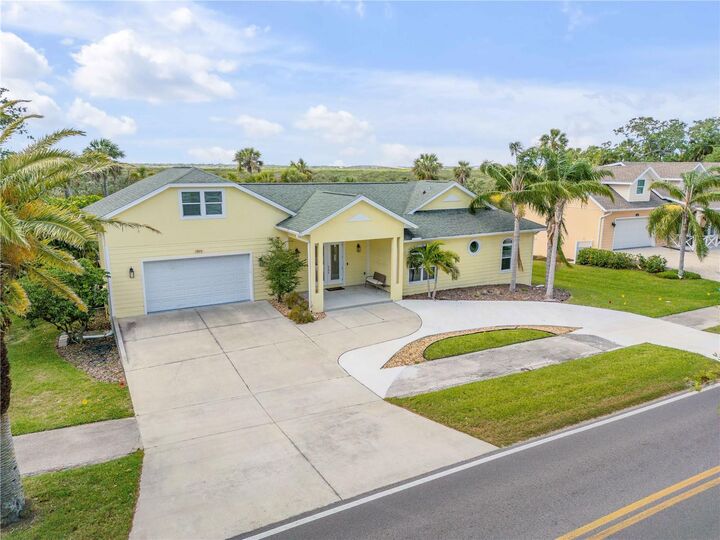 Property Photo:  1804 Saxon Drive  FL 32169 