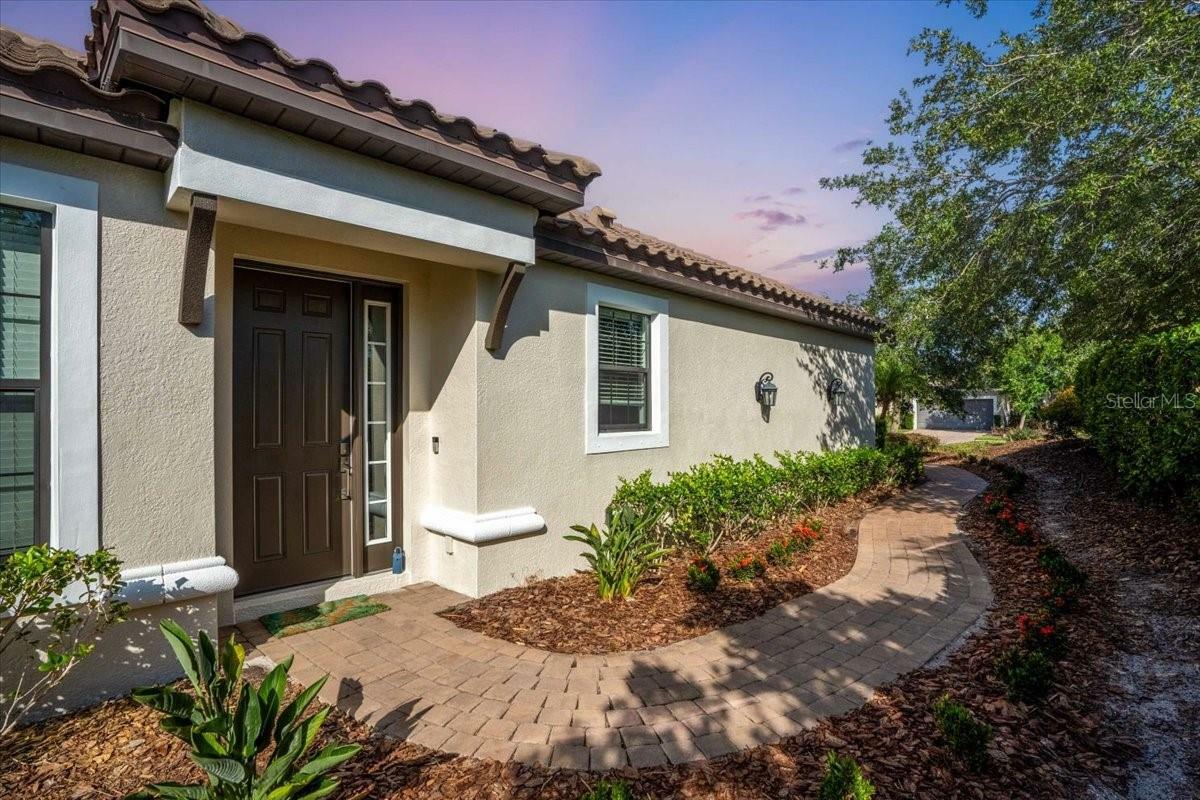 Property Photo: 4704 Stafford Court FL 34221