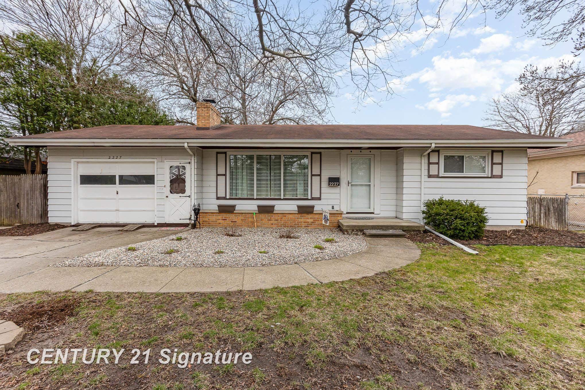 Property Photo: 2227 Marshall Court MI 48602