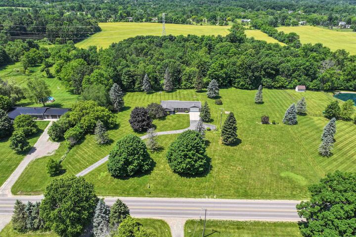 Property Photo: 5802 Pratt Road MI 48446