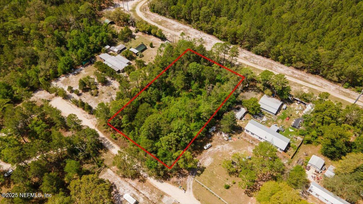 Property Photo: 103 Beach Street FL 32181
