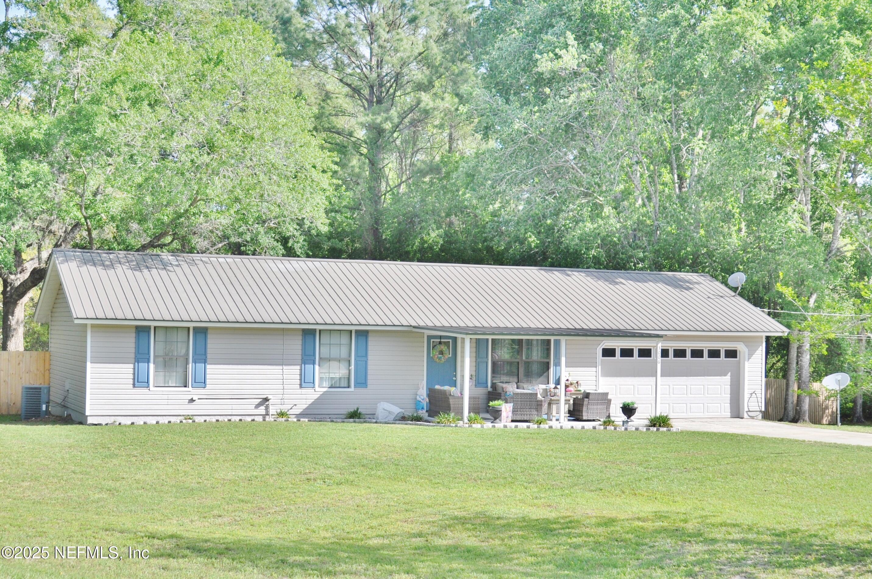 Property Photo: 3006 Grape Court FL 32068