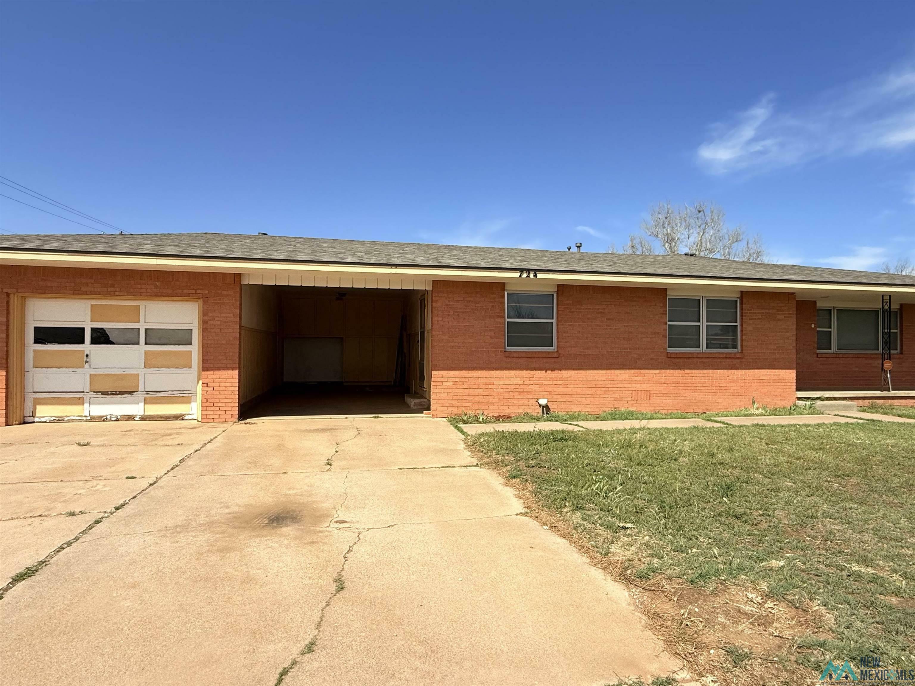 Property Photo: 724 Seaton Drive NM 88101