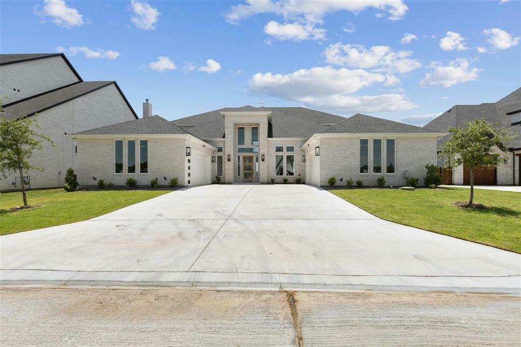 Property Photo: 5904 Hudson Sail Circle TX 76179