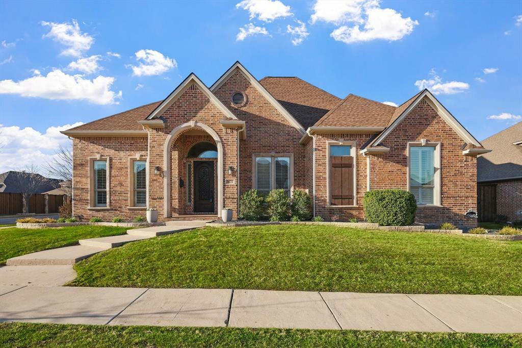 Property Photo: 2424 Lady Of The Lake Boulevard TX 75056