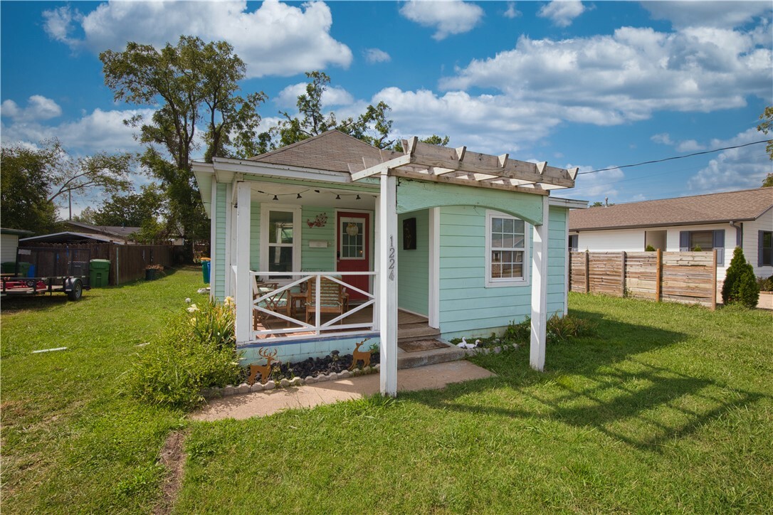 Property Photo: 1224 4th Street AR 72756