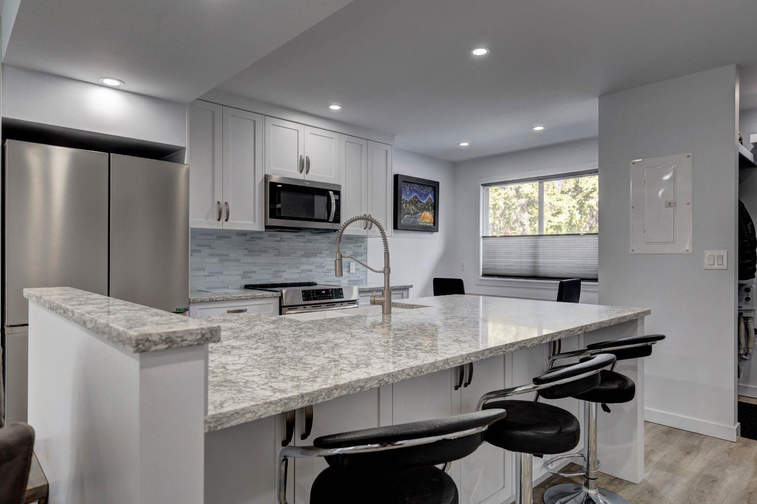 Property Photo: 1530 7th Avenue 2 AB T1W 1R1