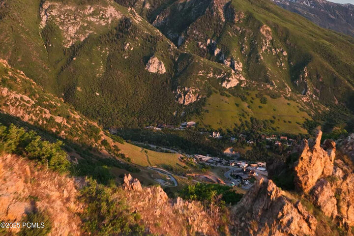 Property Photo:  4053 E Canyon Estate Drive  UT 84121 