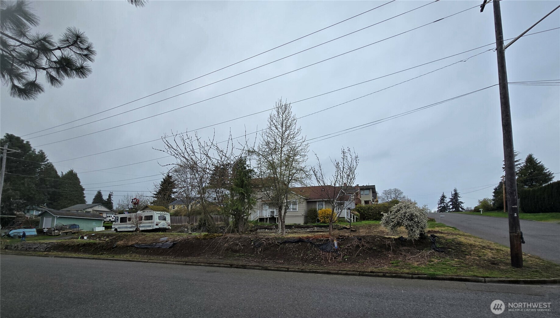 Property Photo:  1100 W 10th Street  WA 98362 