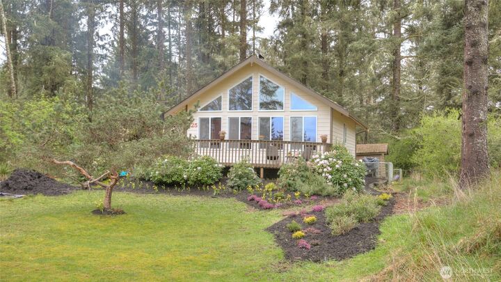 Property Photo:  825  Duck Lake Drive NE  WA 98569 
