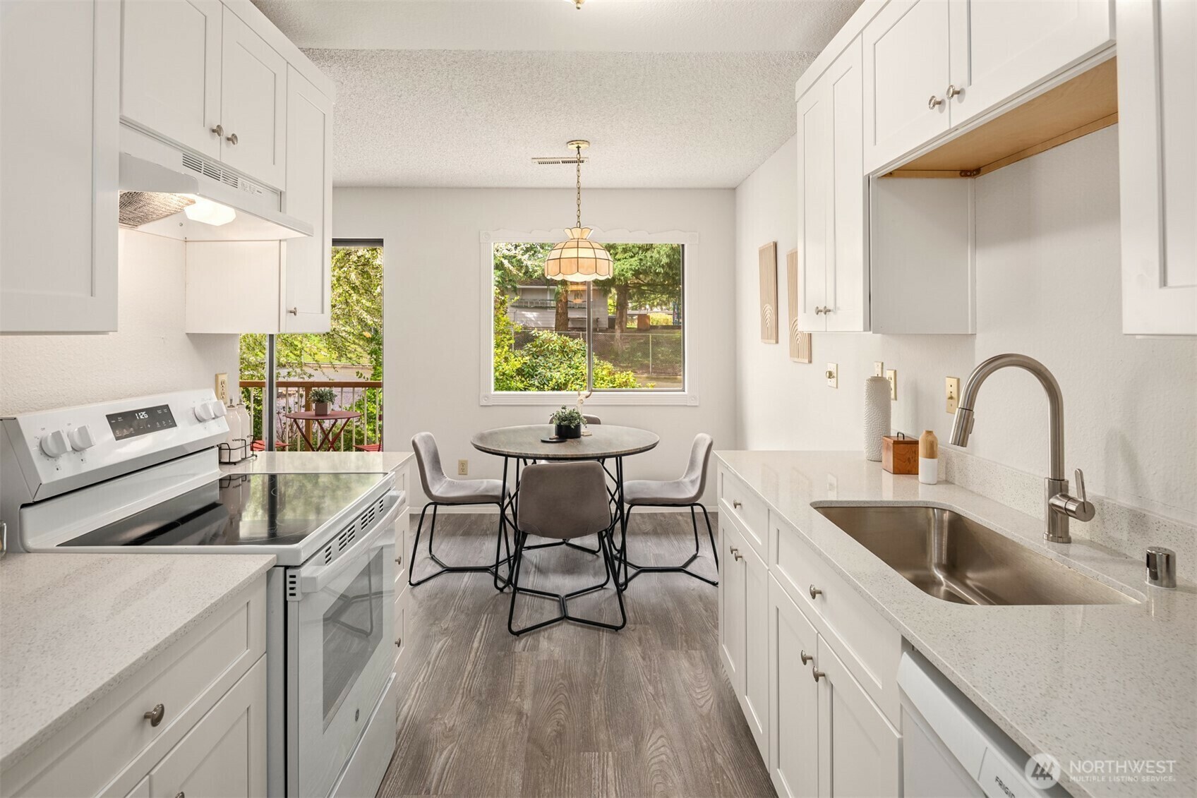 Property Photo: 14132 74th Place NE D16 WA 98034