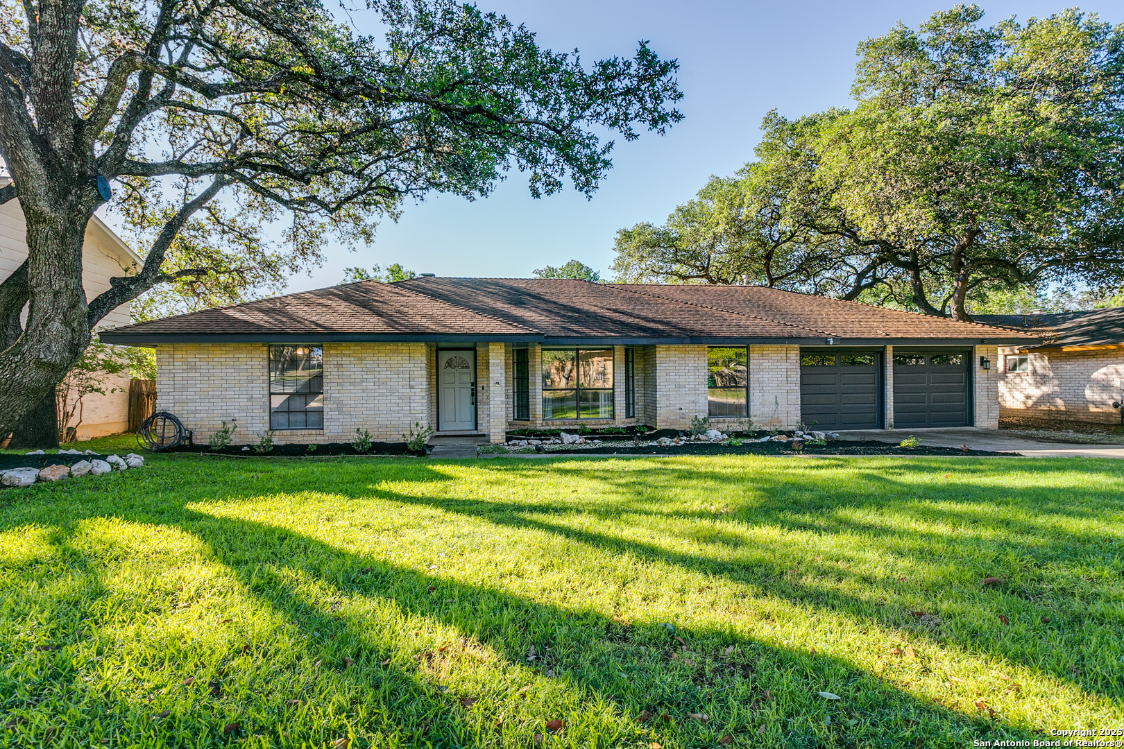 Property Photo: 15626 Creekside TX 78232
