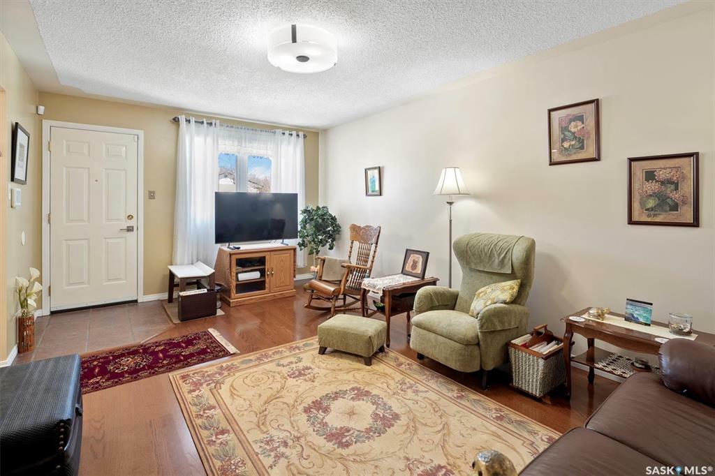 Property Photo:  714 Matheson Drive  SK S7L 3Y7 