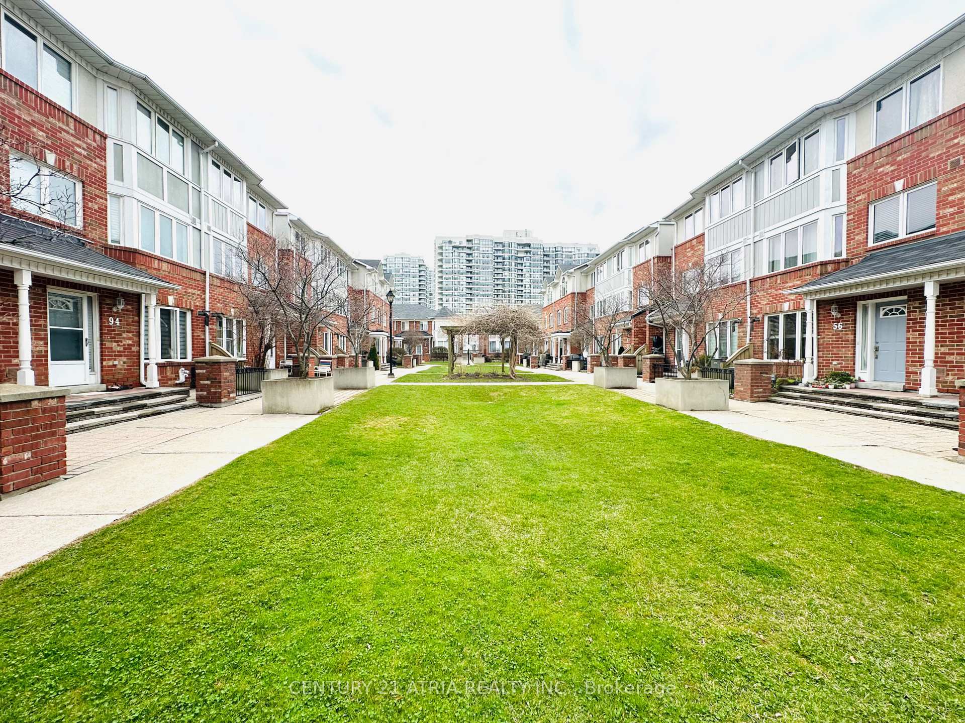 Property Photo: 18 Clark Avenue W 54 ON L4J 8H1