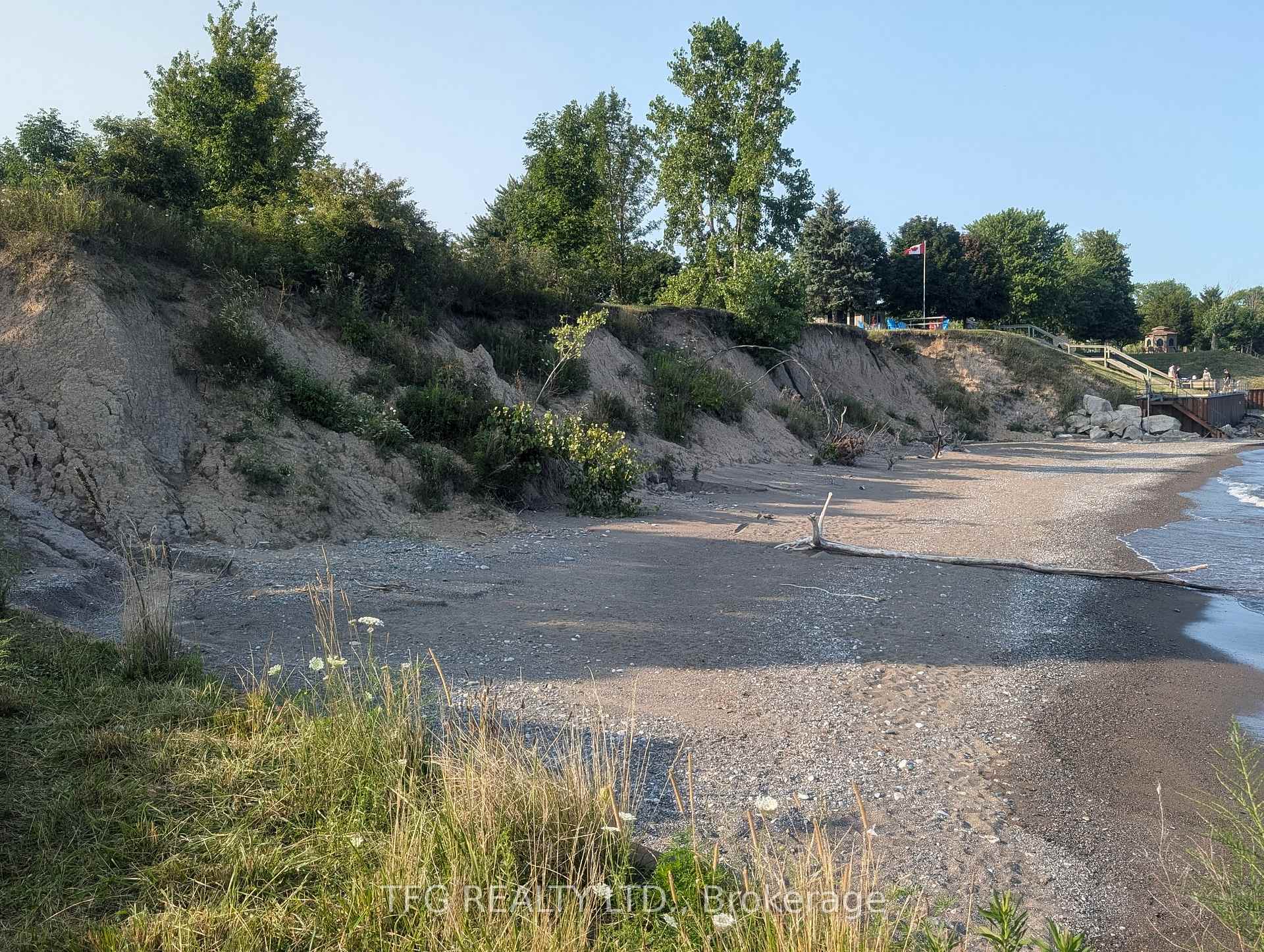 Photo de la propriété:  888 Hiawatha Beach N/A  ON N0P 2P0 