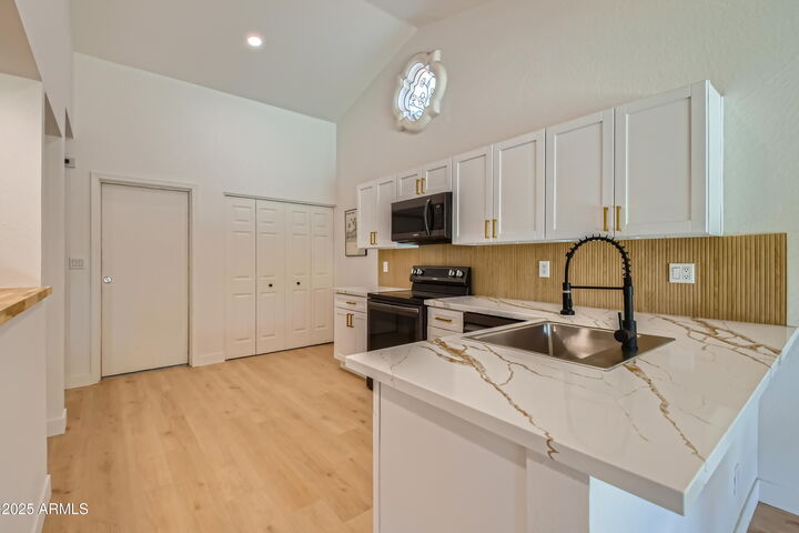 Property Photo: 15258 N Delray Drive AZ 85268