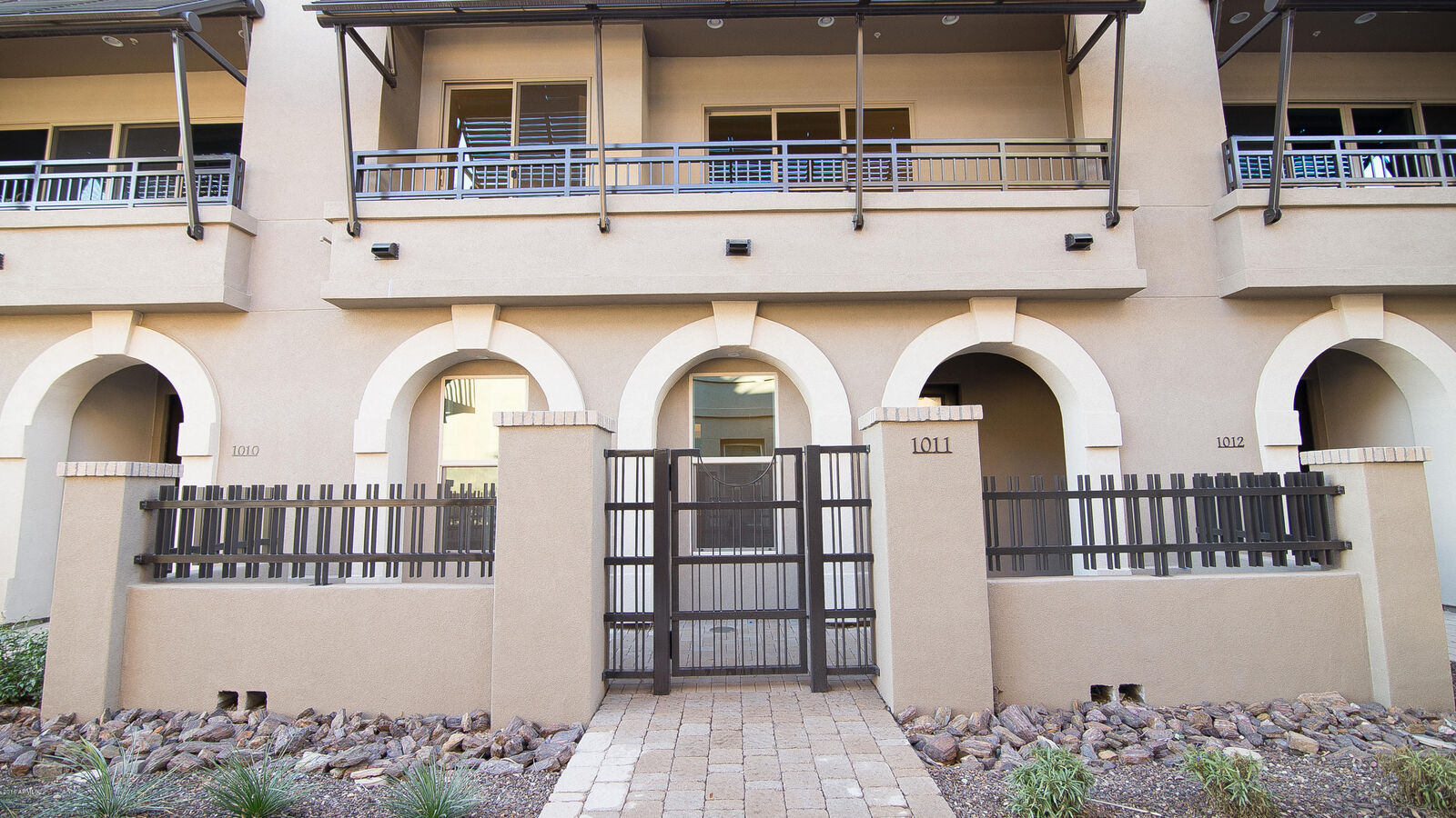 Property Photo: 6565 E Thomas Road 1011 AZ 85251
