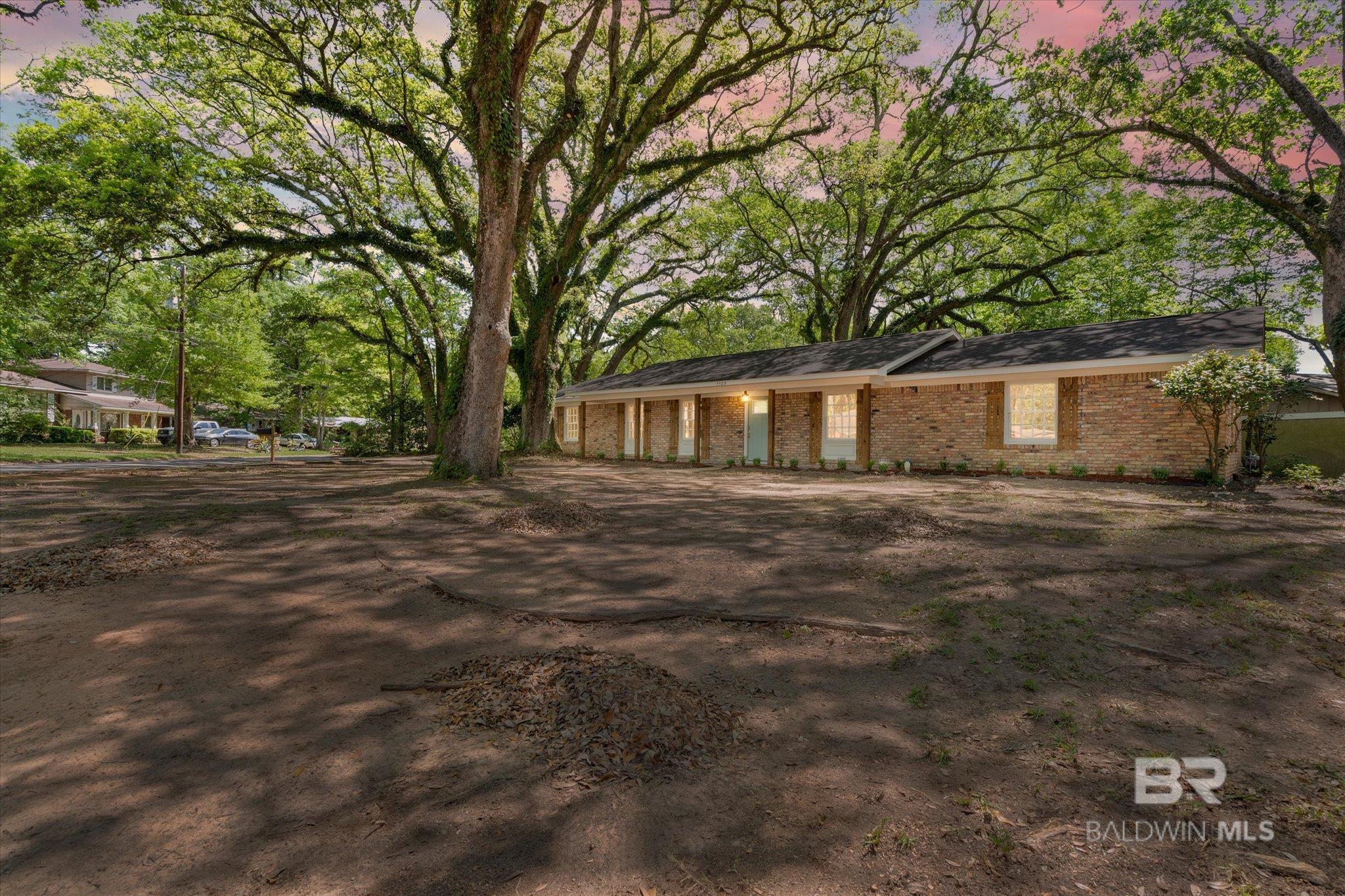 Property Photo: 5509 Topanga Drive AL 36609