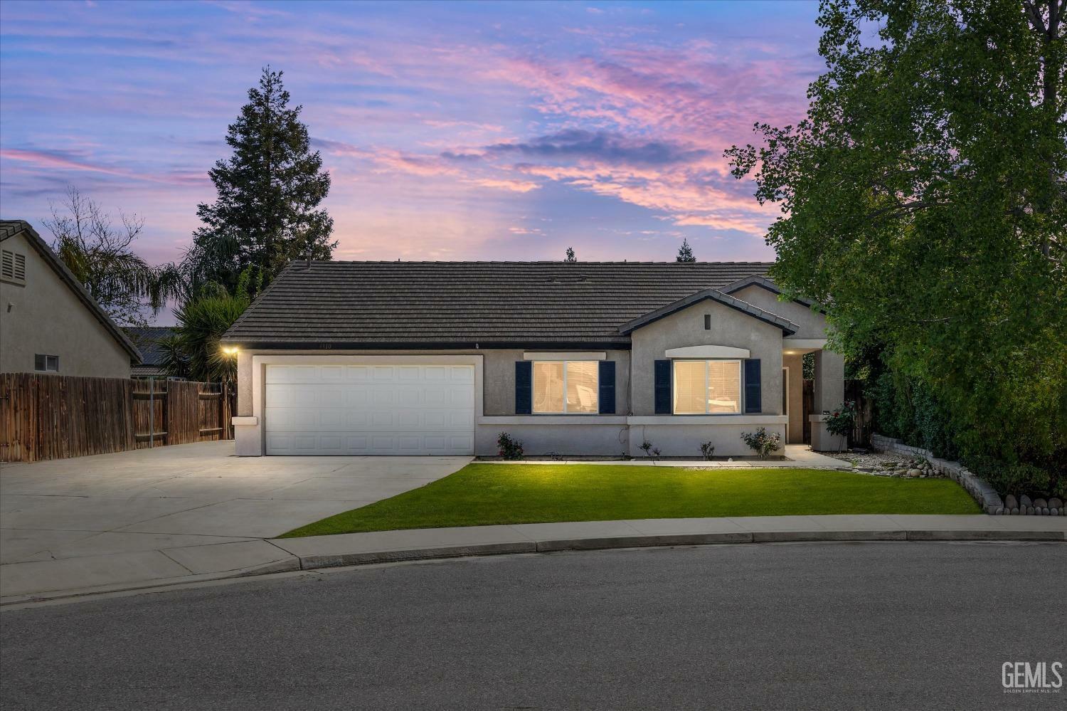 Property Photo: 4810 Council Bluffs Court CA 93311
