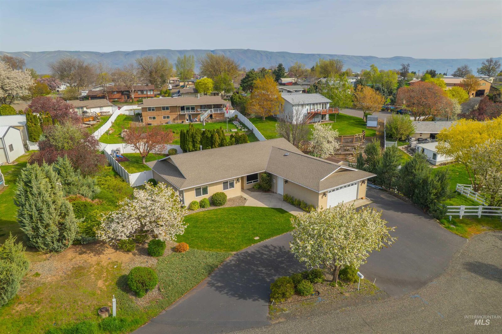 Property Photo:  1760 8th Avenue  WA 99403