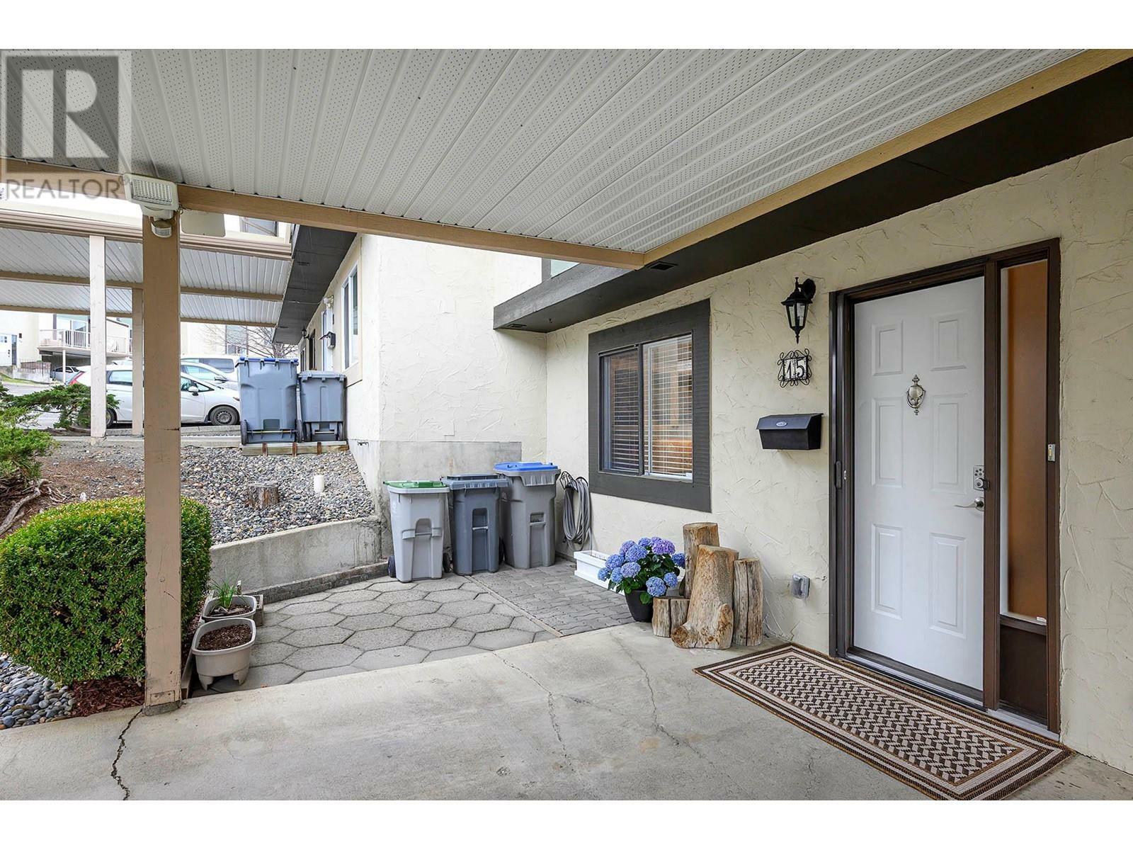 Property Photo: 1469 Springhill Drive 15 BC V2E 1H5