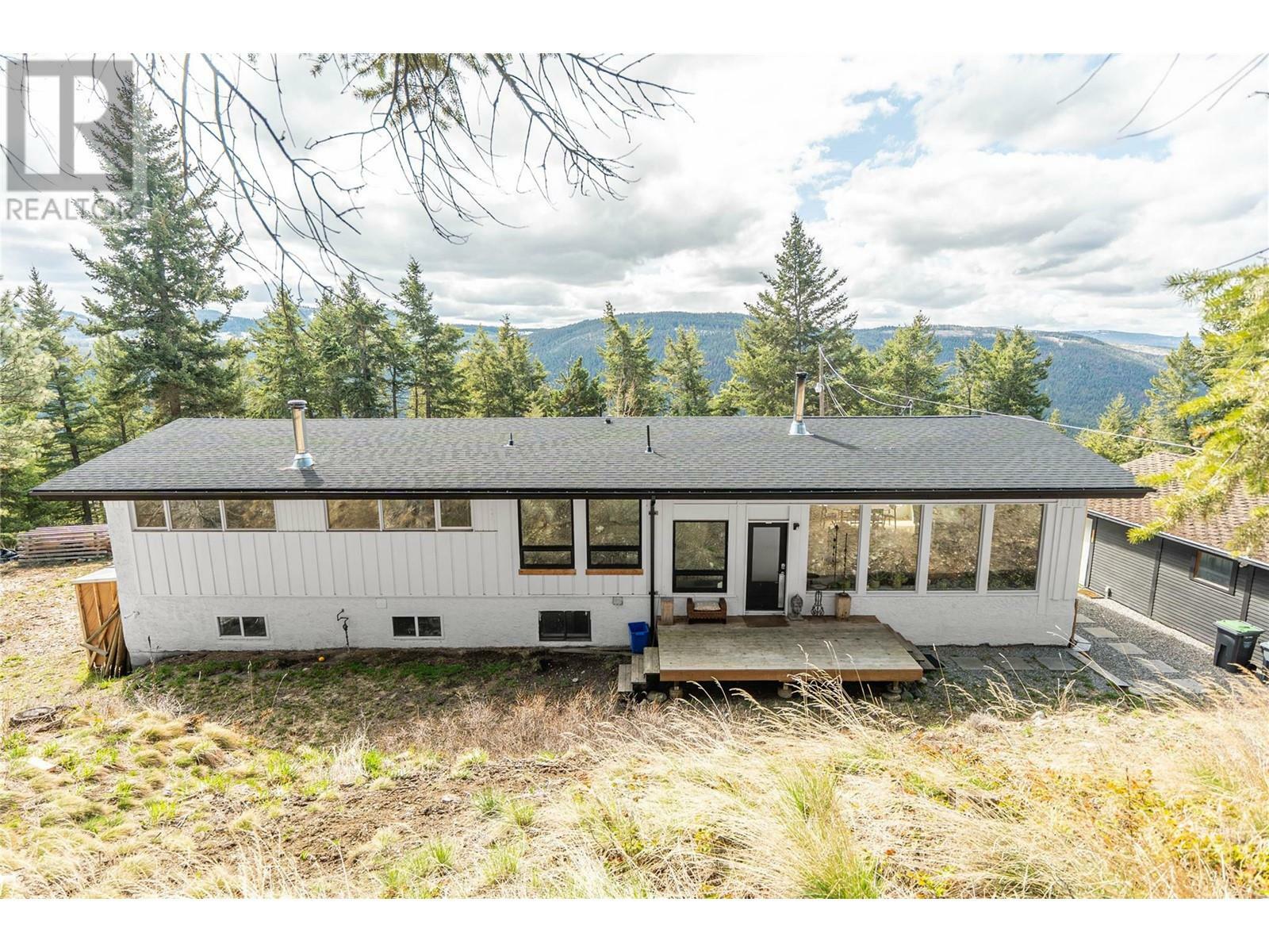 Photo de la propriété: 8250 Sun Valley Road BC V1P 1J3