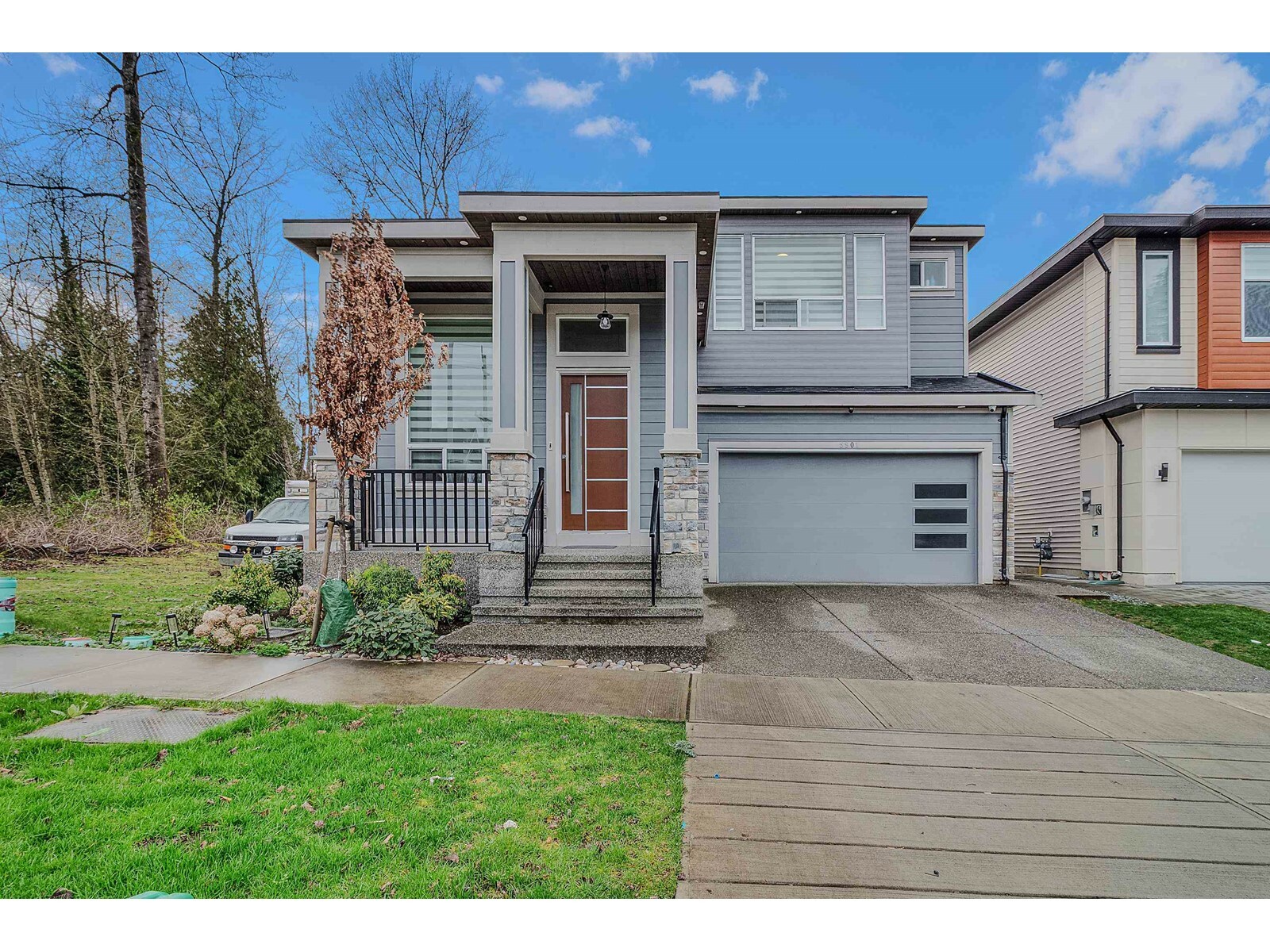 Property Photo: 5901 141 BC V3X 2R9