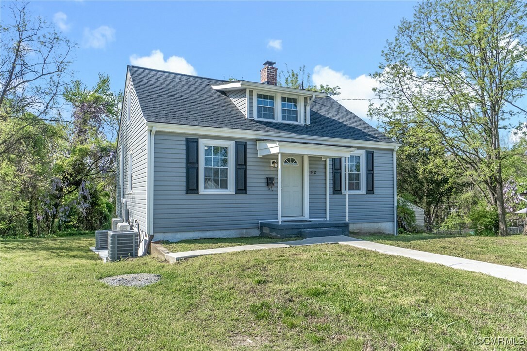 Property Photo: 512 St Andrew Street VA 23803