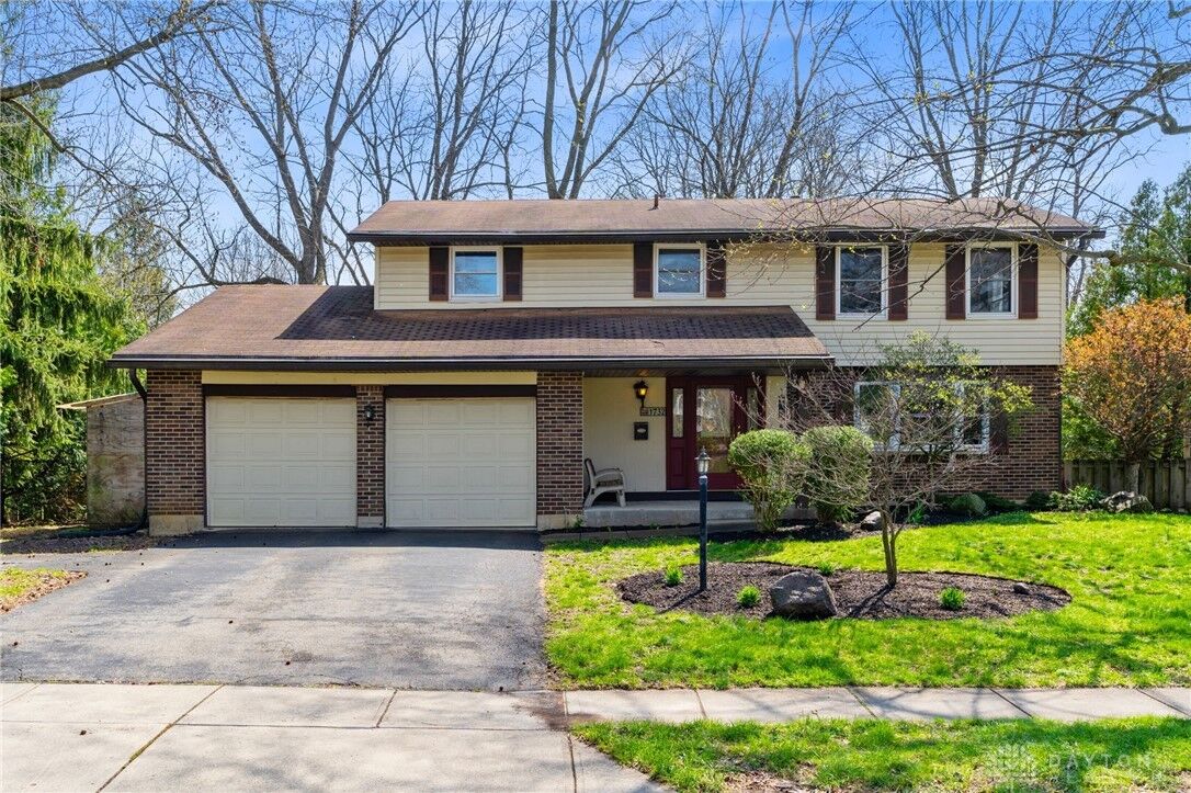 Property Photo: 1732 Hillrose Place OH 45324