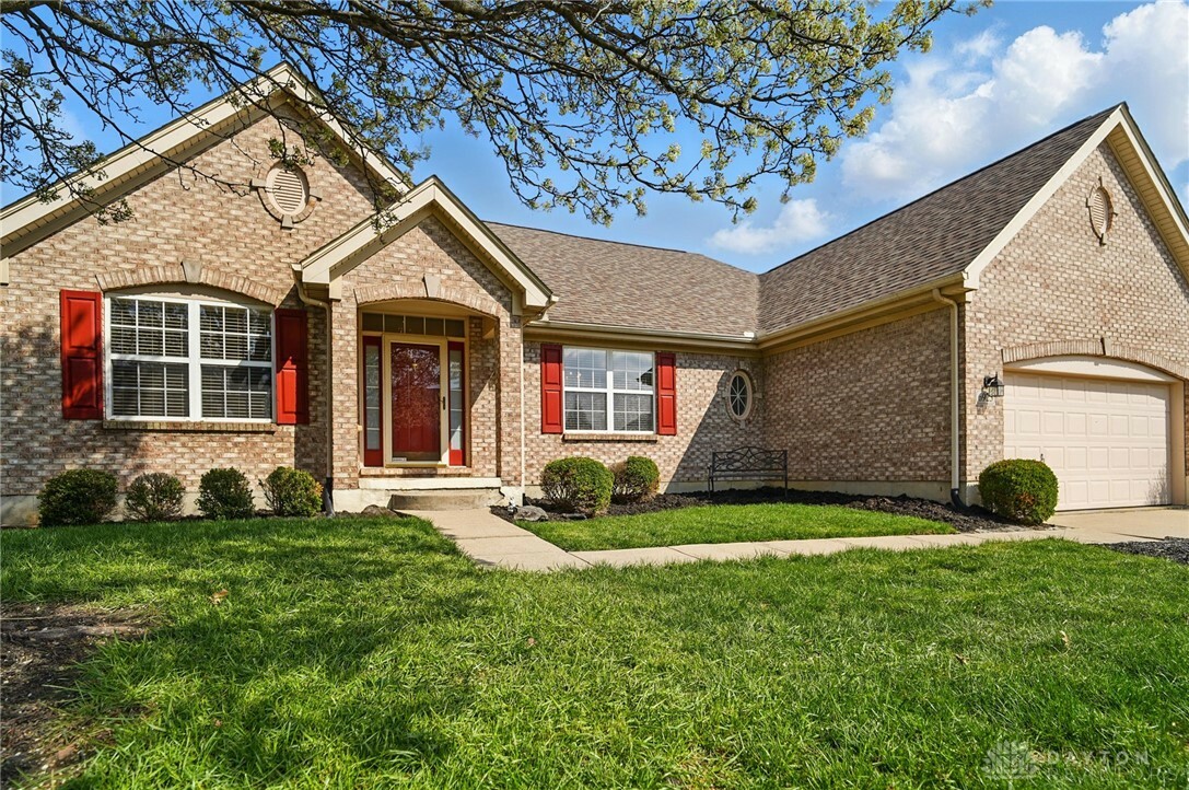 Property Photo: 6925 Evergreen Circle OH 45424