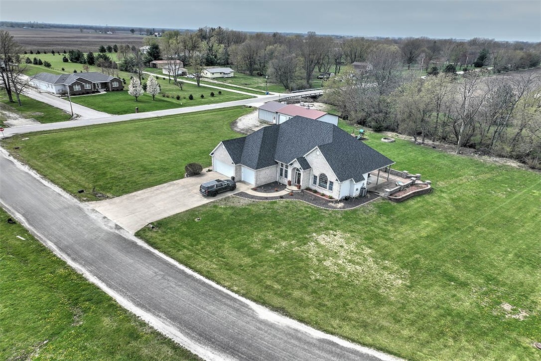 Property Photo: 101 Cardinal Drive IL 62544