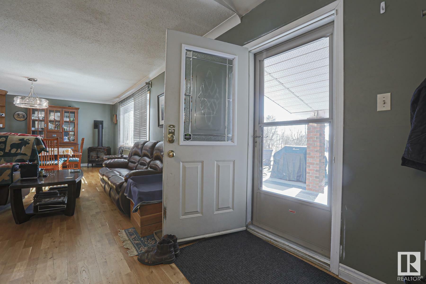 Property Photo:  5018 50 Street  AB T0A 2R0 