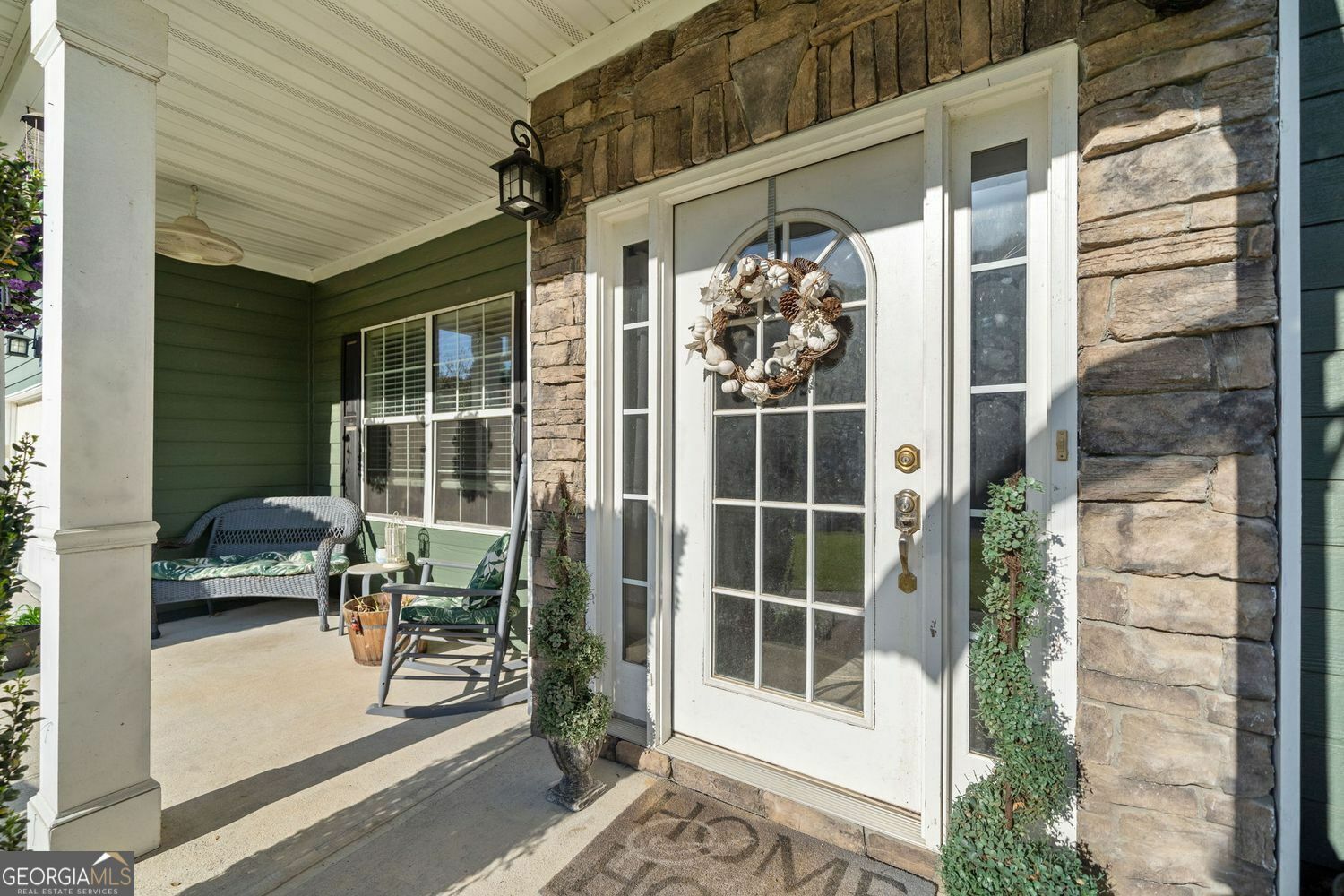 Property Photo: 419 Farmwood Way GA 30115