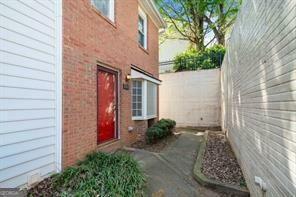 Property Photo: 200 High Creek Drive GA 30076