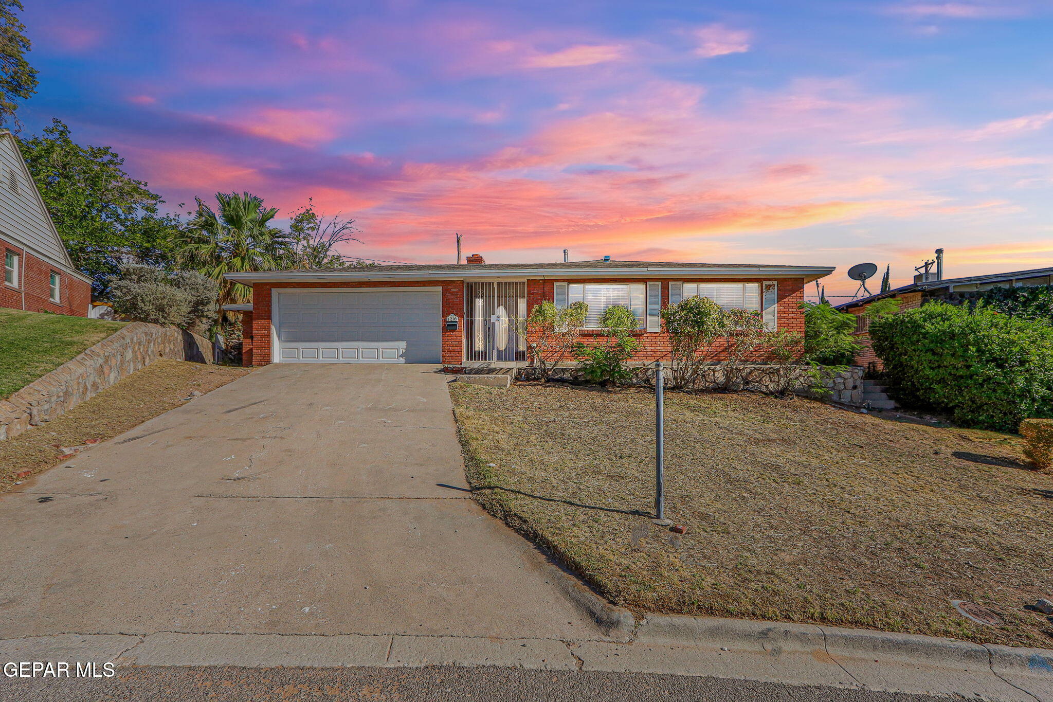 Property Photo: 1210 La Cruz Drive TX 79902