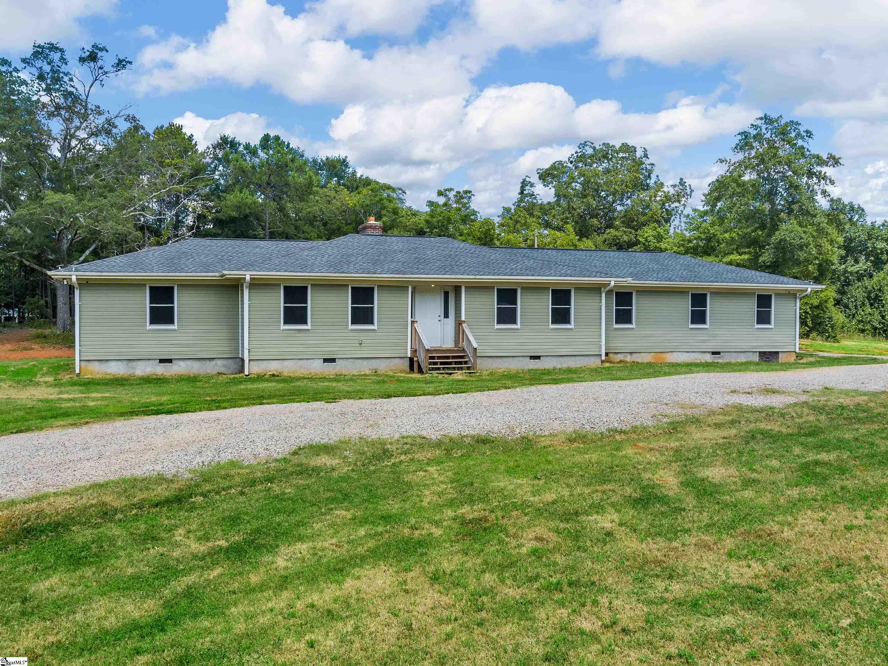 Property Photo: 475 Jones Road SC 29307