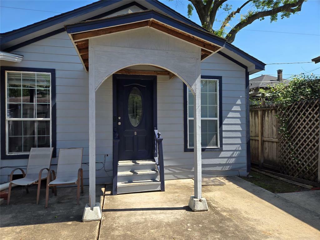 Property Photo:  4415 McKinney Street B  TX 77023 