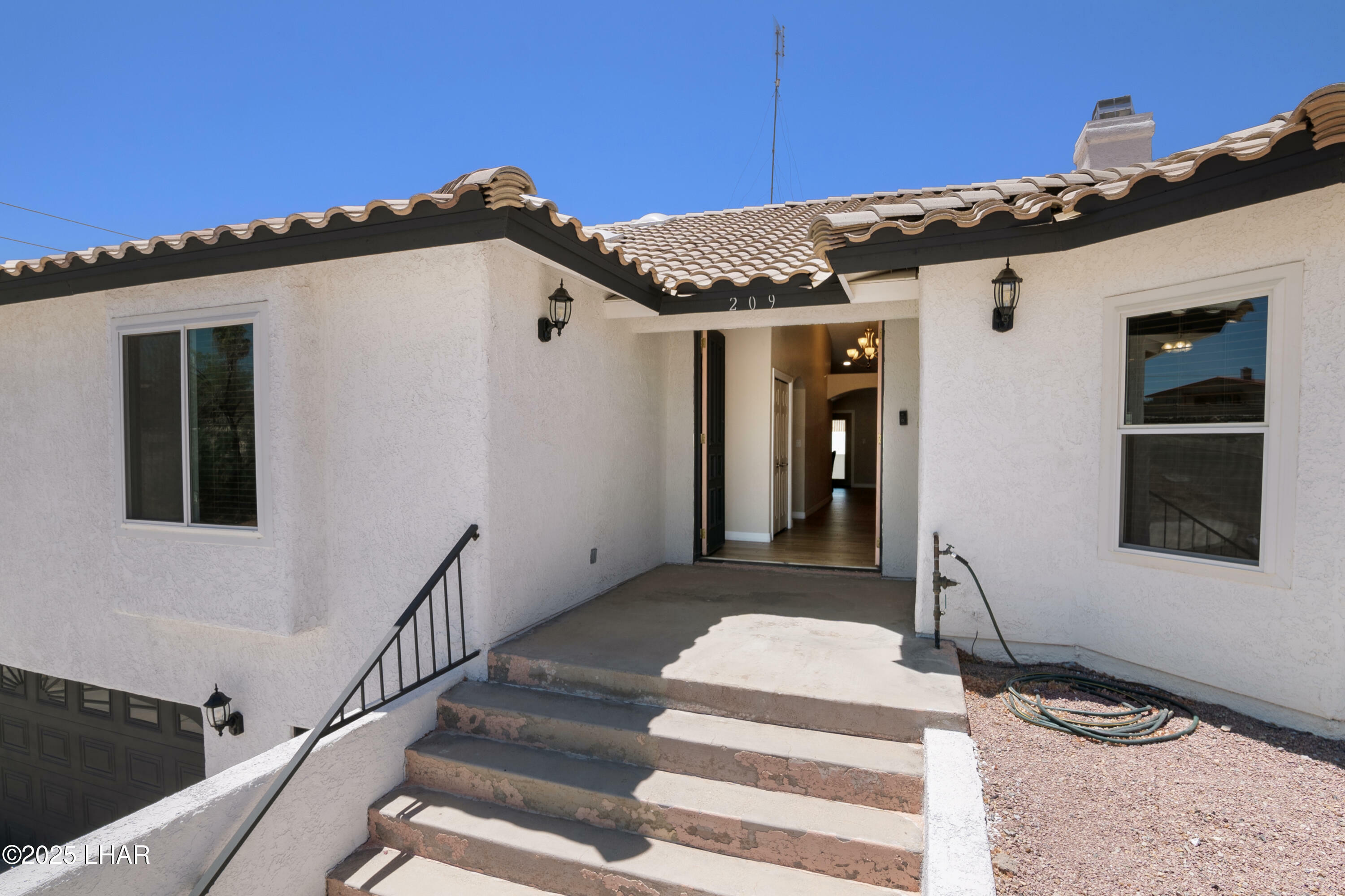 Property Photo: 209 Snead Dr AZ 86406