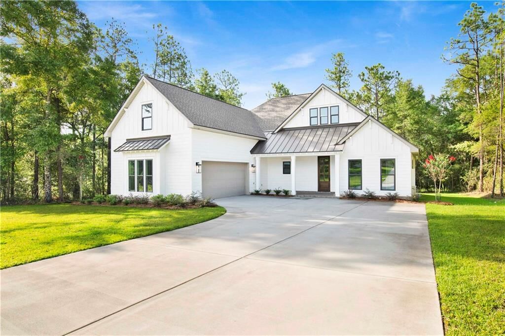 Property Photo: 7883 Elderberry Drive AL 36527