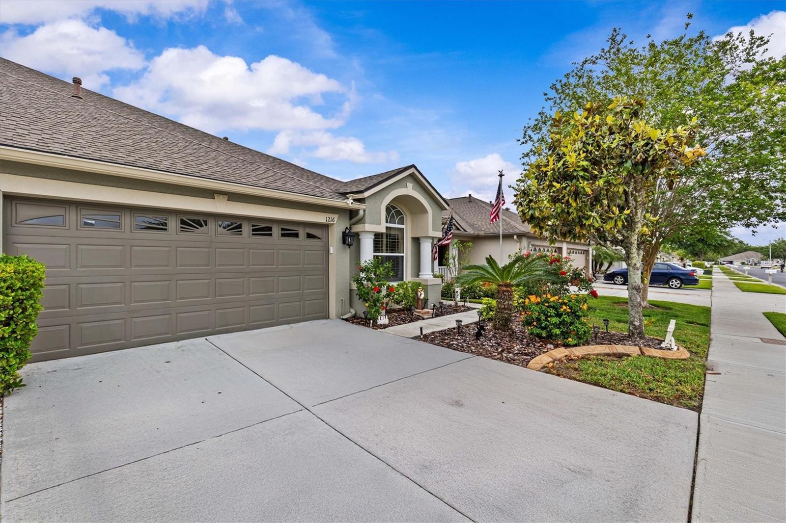 Property Photo: 1216 Bensbrooke Drive FL 33543