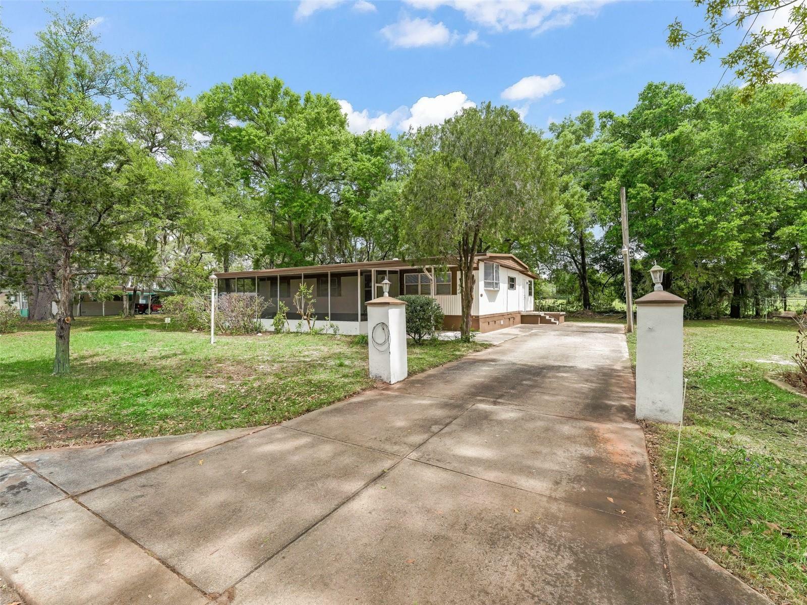 Property Photo: 16065 SE 99th Terrace FL 34491