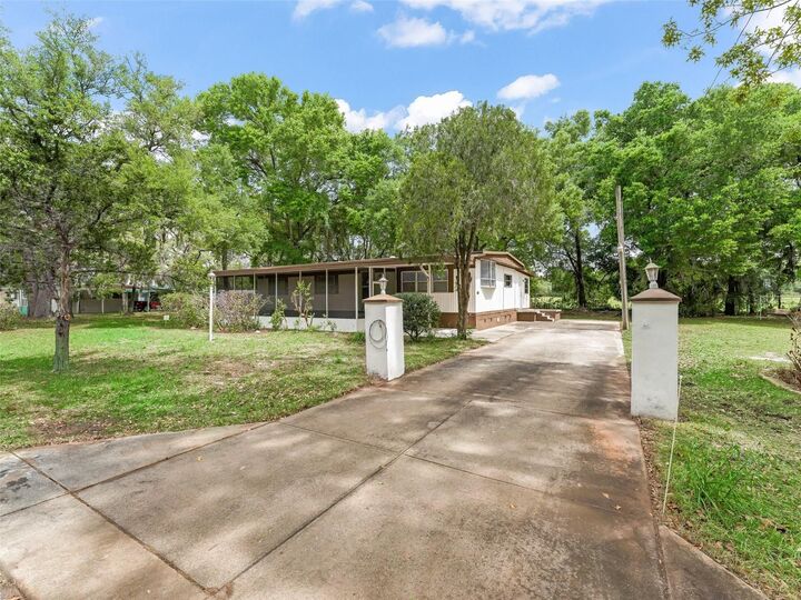 16065 SE 99th Terrace  Summerfield FL 34491 photo