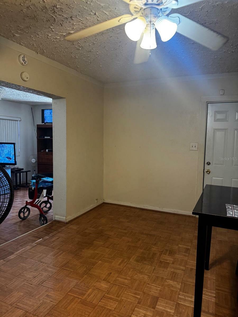 Property Photo: 600 W Jackson Avenue FL 33853