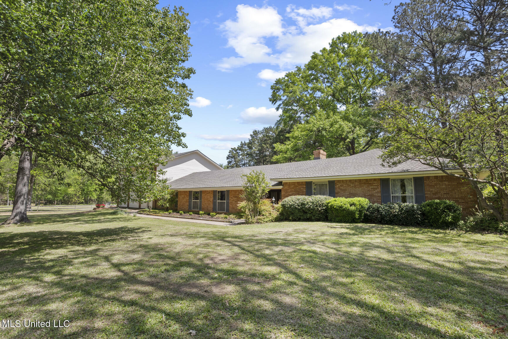 Property Photo: 238 Sundial Road MS 39110