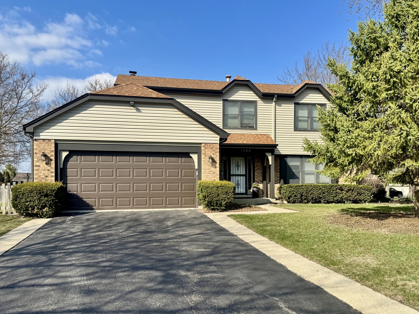 Property Photo: 1900 Buckingham Road IL 60060