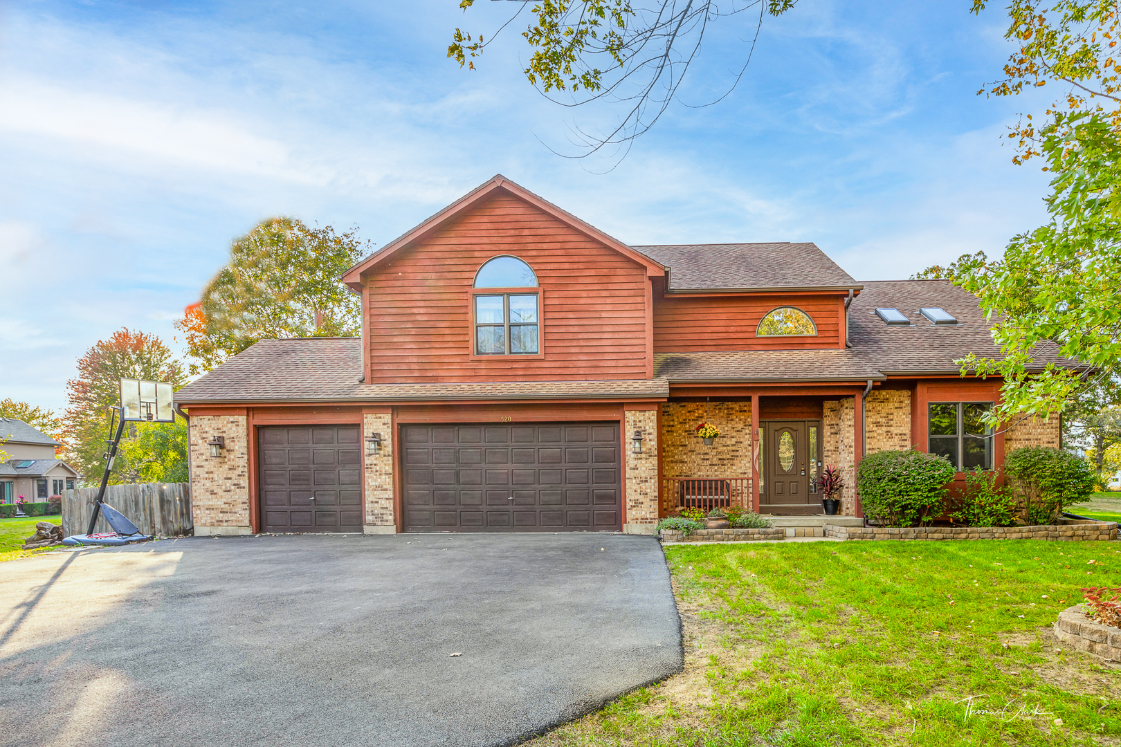 Property Photo: 520 Apache Trail IL 60046