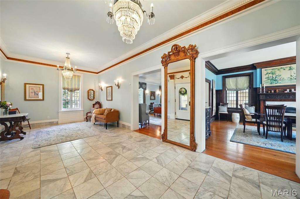Property Photo: 4386 Westminster Place MO 63108
