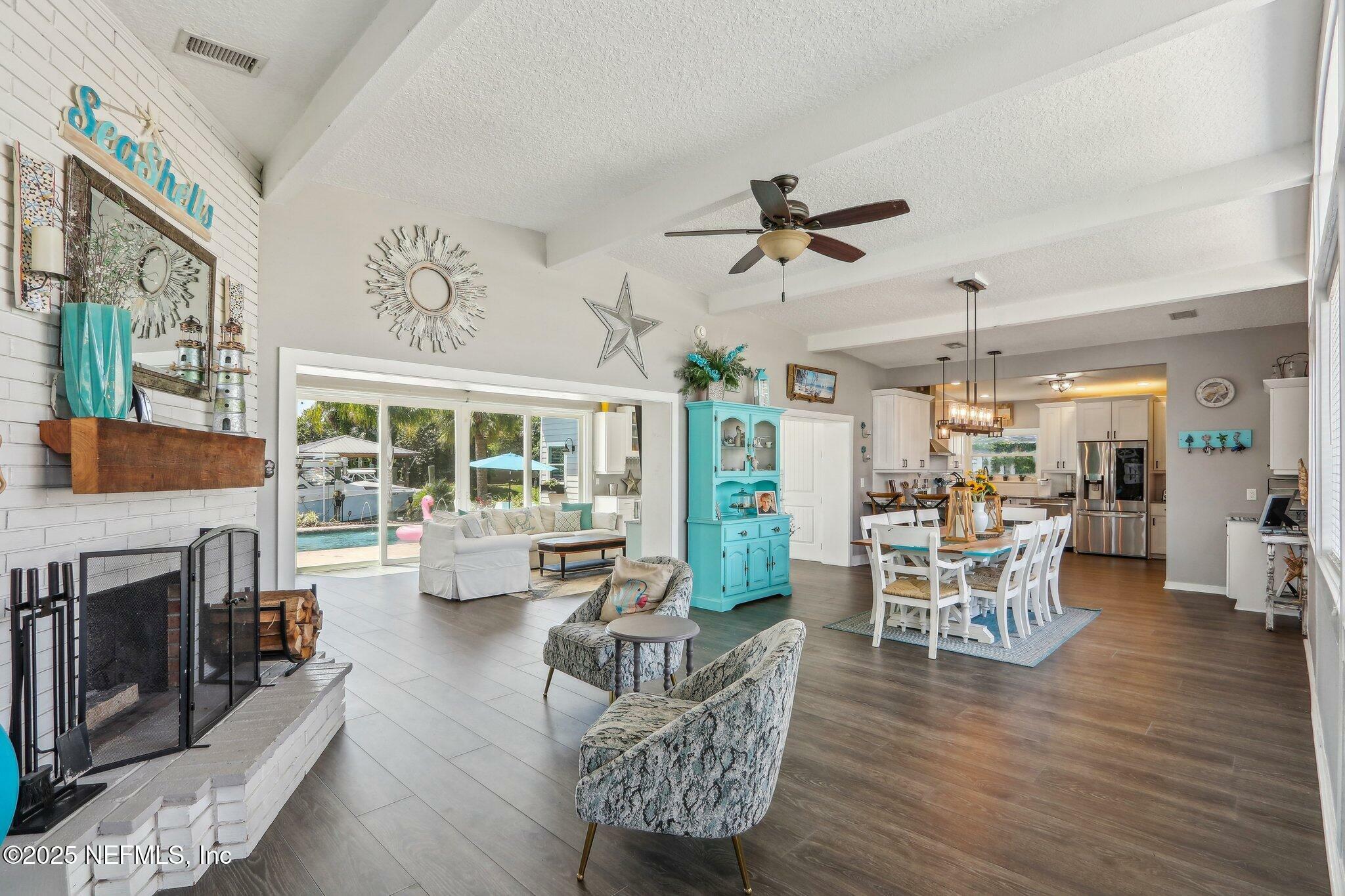 Property Photo: 14568 Lagoon Drive FL 32250